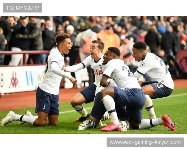 维拉完成关键左路签约