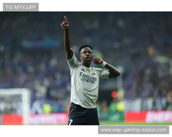 皇马前场配合华丽,维尼修斯趟过两人上演单挑佳作