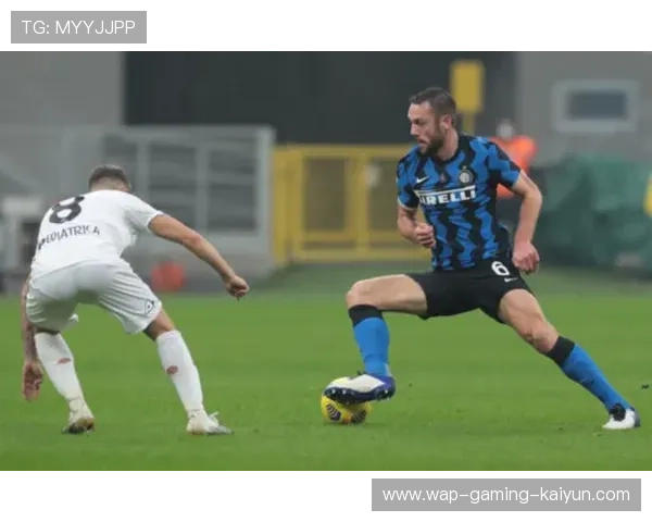 米兰边路快攻极致—特奥突破防线的战术解密与训练之道