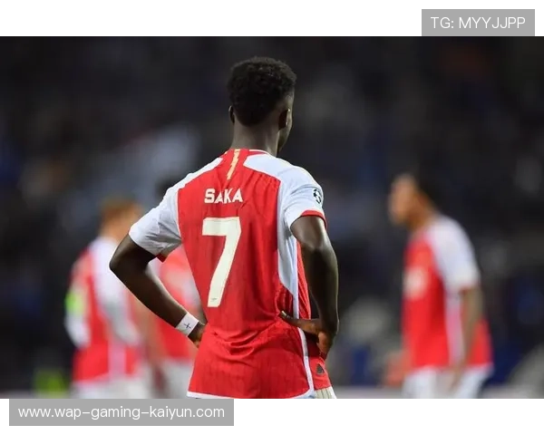 萨卡低平球传中生成致命一击