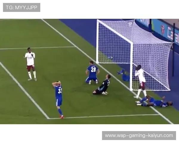 阿森纳右路的连线配合成为取胜关键